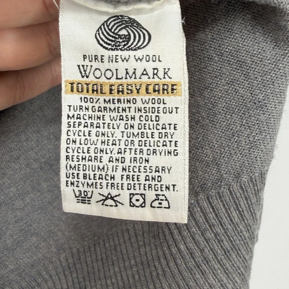 Talbots‎ Petites Gray V-Neck Sweater Small 100% Merino Wool Made Italy Fine Knit